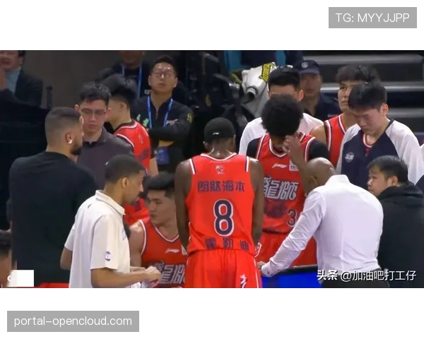 广州队第二节反超广东后，一直掌控场上比赛局面